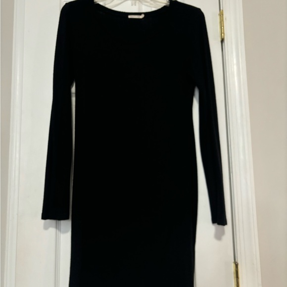 Dresses - Picture 12 of 15